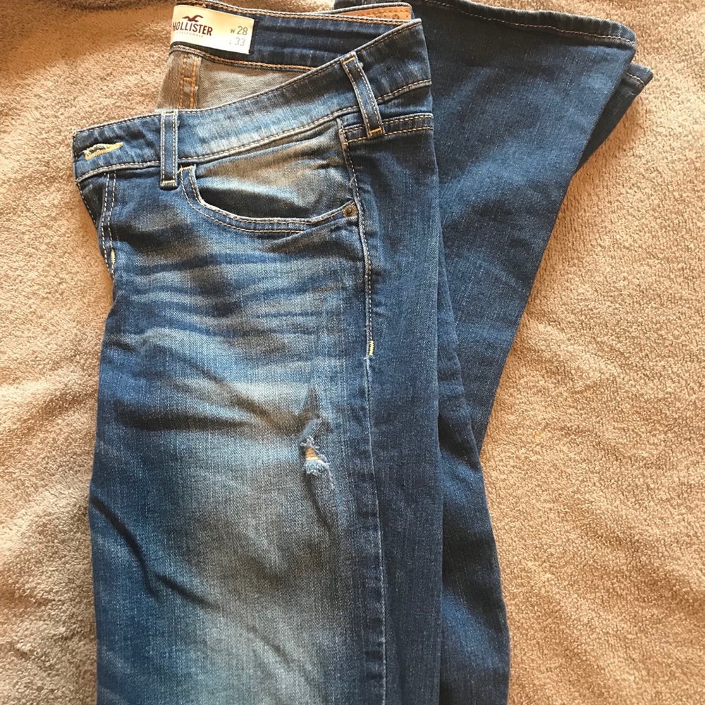 Hollister distressed jeans size 7R
